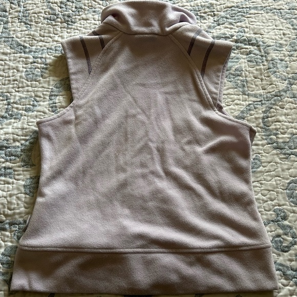 Nike Girls Lavender Therma-Fit Fleece Vest - Picture 4 of 5